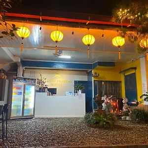 downtown-backpackers-hostel.hotelsluangprabang.com/