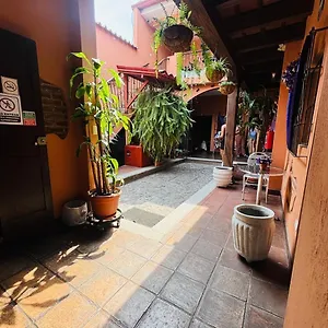 Hotel Un En La, Antigua